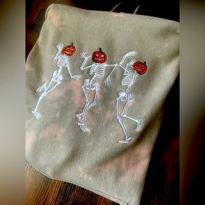 Dancing pumpkin head skeleton crewneck
